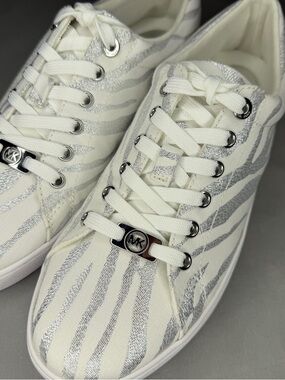 Michael Kors White & Silver Zebra-Stripe Low-Top Sneakers